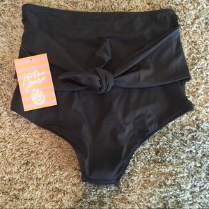 Kortni Jeane bottoms